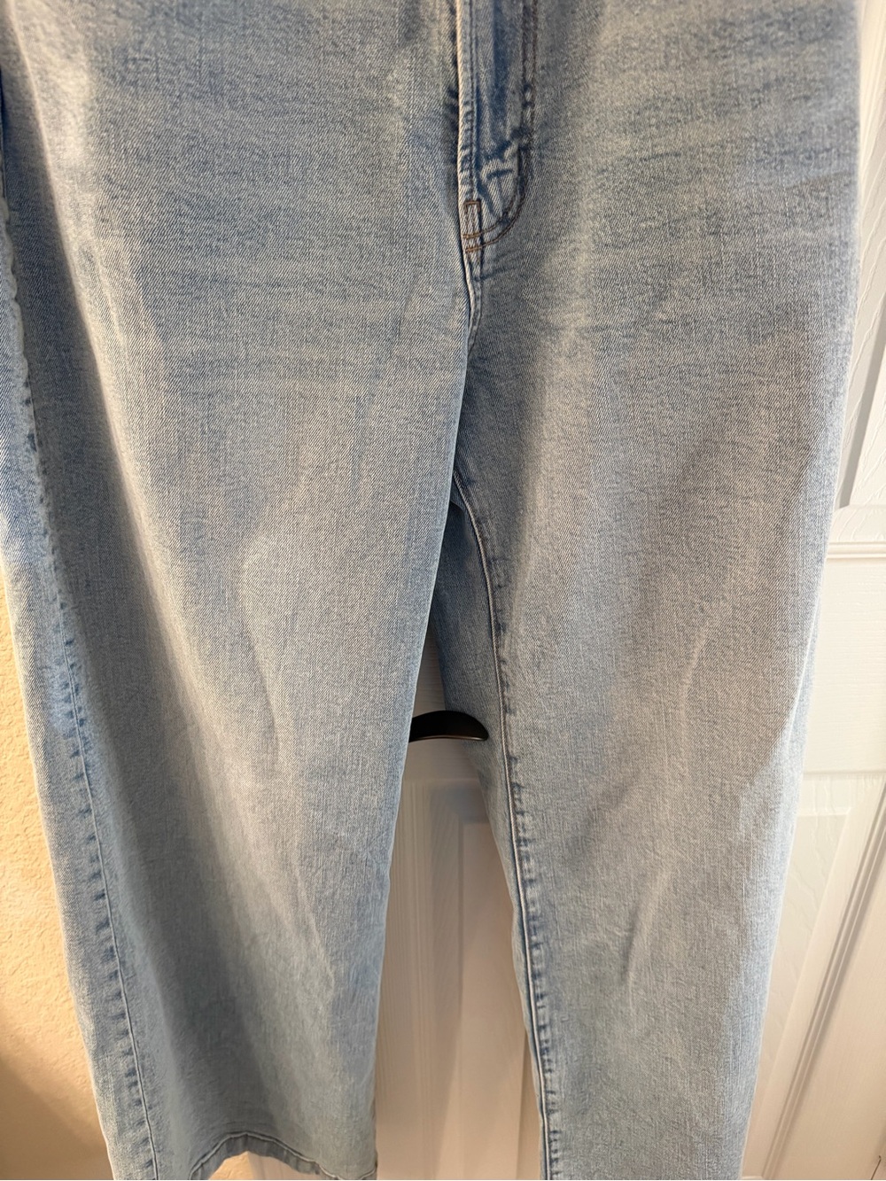 Hudson Light Wash wide  Leg Jeans - Picture 4 of 12